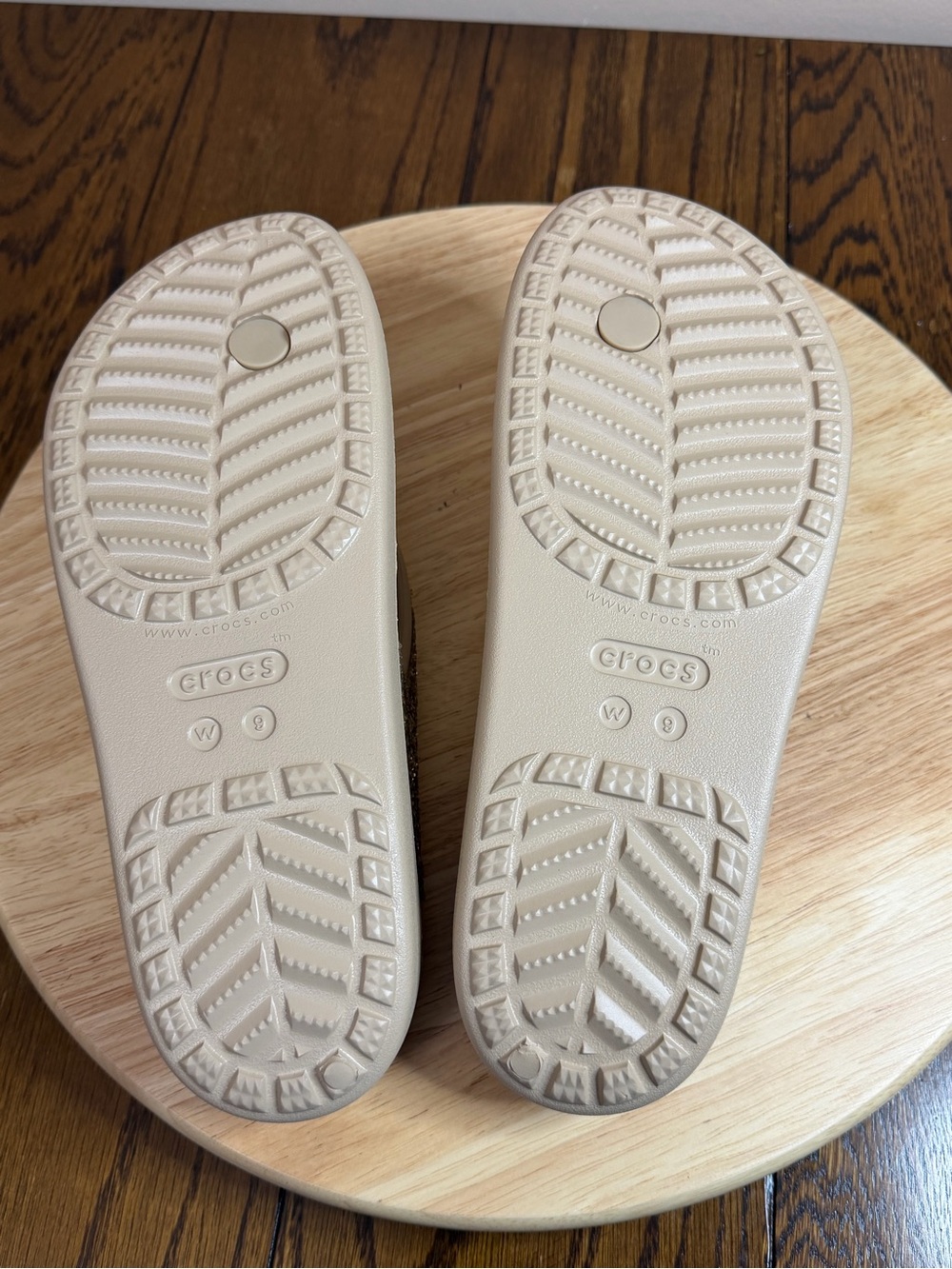 Crocs women’s sloane glitter sandals - Picture 9 of 10